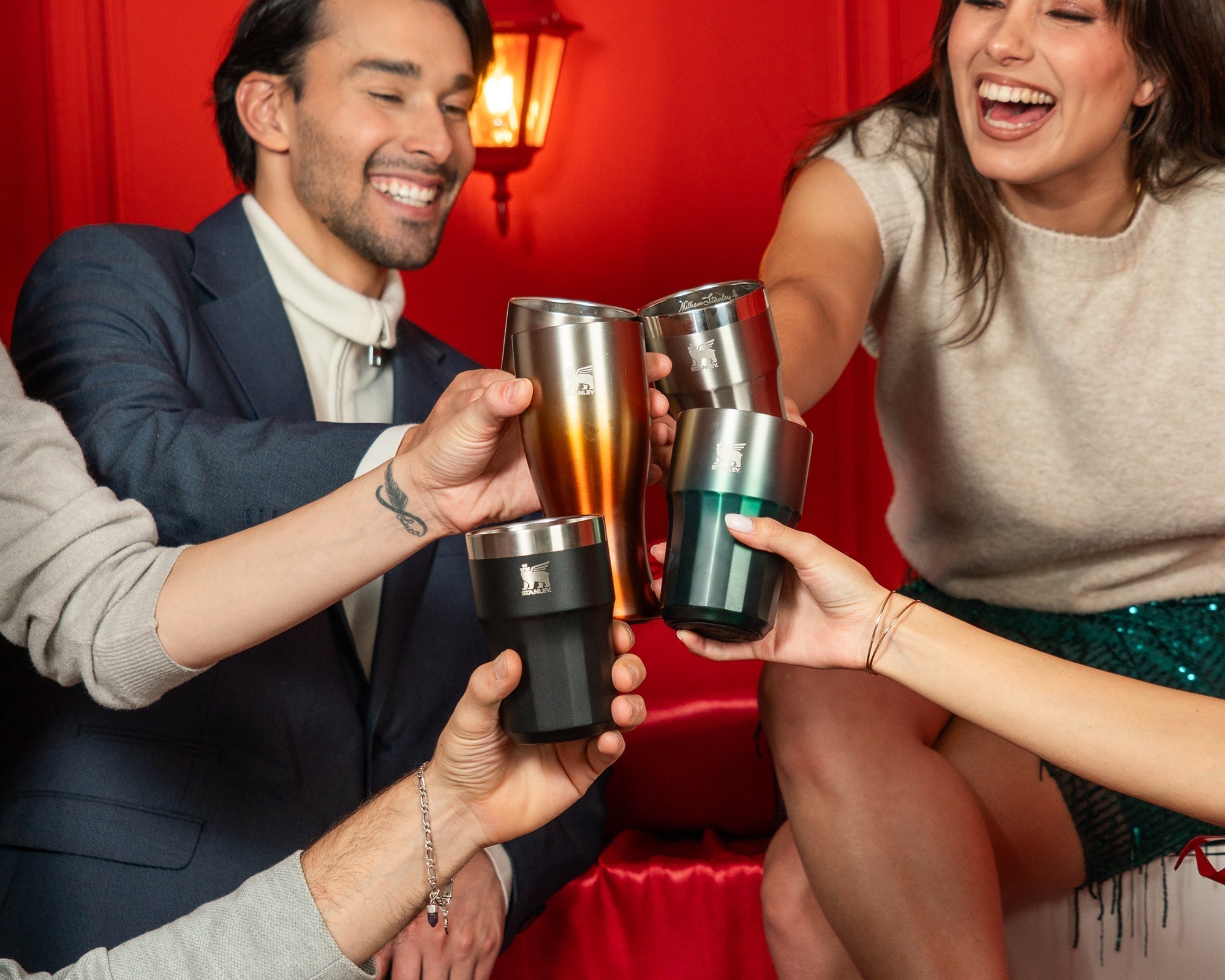 Brindis con vaso Stanley