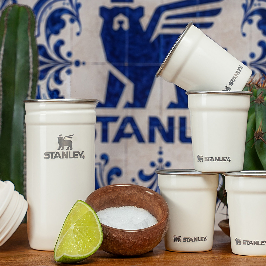 Disfruta de la noche mexicana con un vaso de acero inoxidable